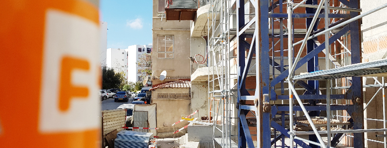 Construção da residência Hamdine em Hydra, Argel, com o andaime Catari FL